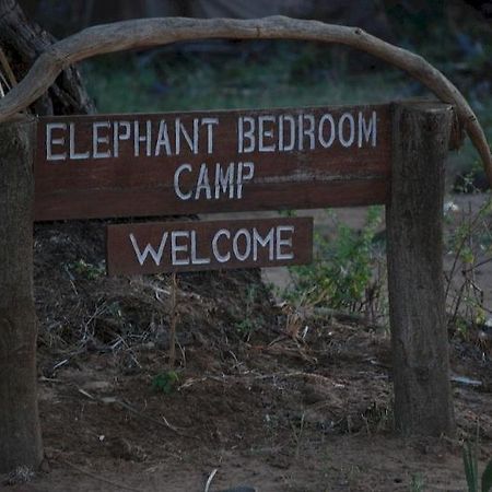 Elephant Bedroom Camp Archers Post Exteriér fotografie